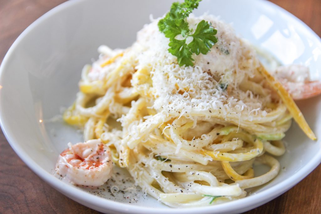 Pasta met wodka, garnalen en citroen