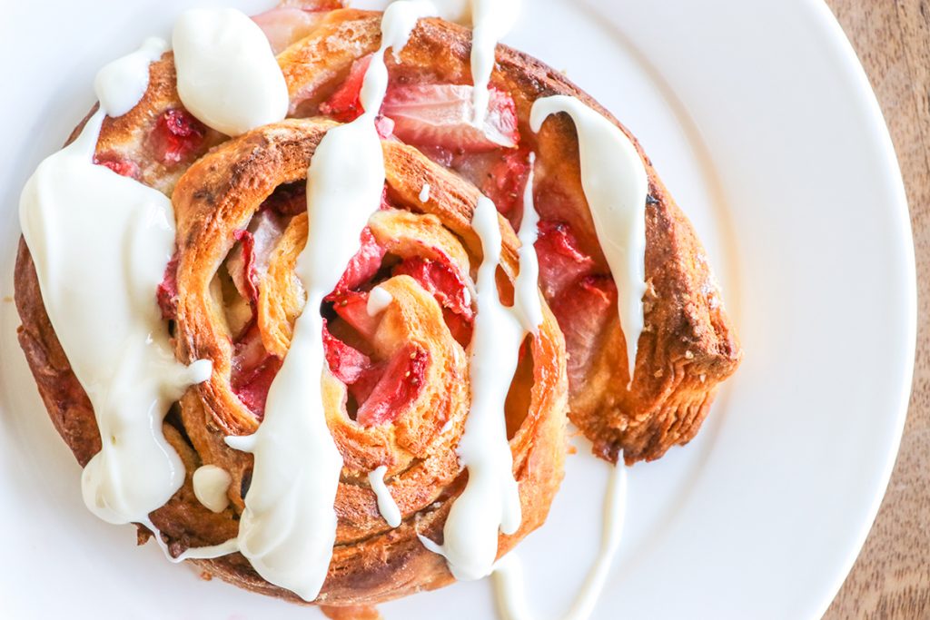 Strawberry cheesecake rolls