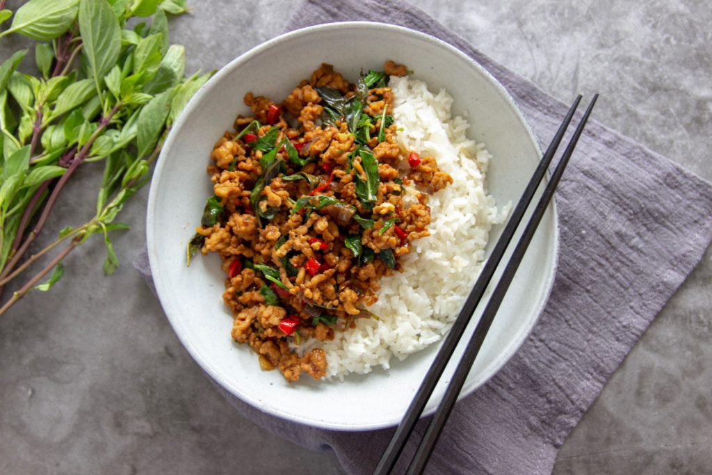 Kip met Thaise basilicum