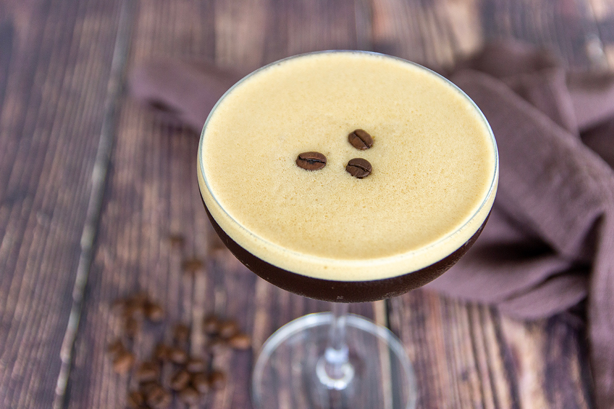 Cocktail met koffie en Licor 43