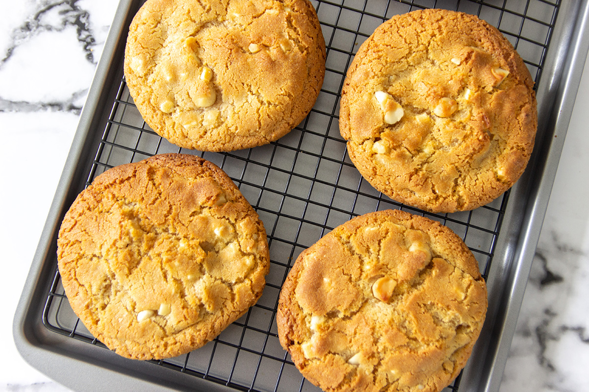Witte chocolade macadamia koekjes