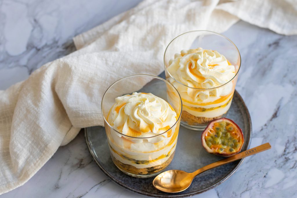 Passievrucht cheesecake in een glaasje